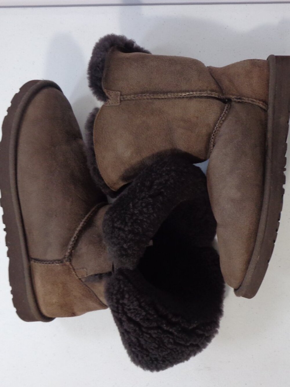 UGG Genuine Leather Chocolate Sheepskin Fold Over Top Bailey Button Boots Sz 9 - Picture 3 of 8